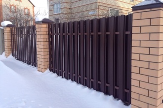 Забор из евроштакетника в шахматном порядке 30 метров фото в Пушкино