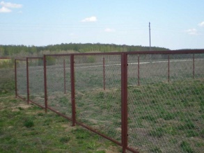 Забор из сетки рабицы в натяг секционный 12 метров фото в Пушкино
